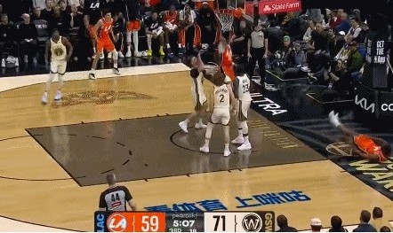 世界杯手机观看下载-两分到手！加兰反击助飞伦纳德空接上篮被干扰 好在加兰补篮命中